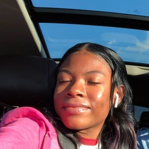 Meet your Posher, Victoria